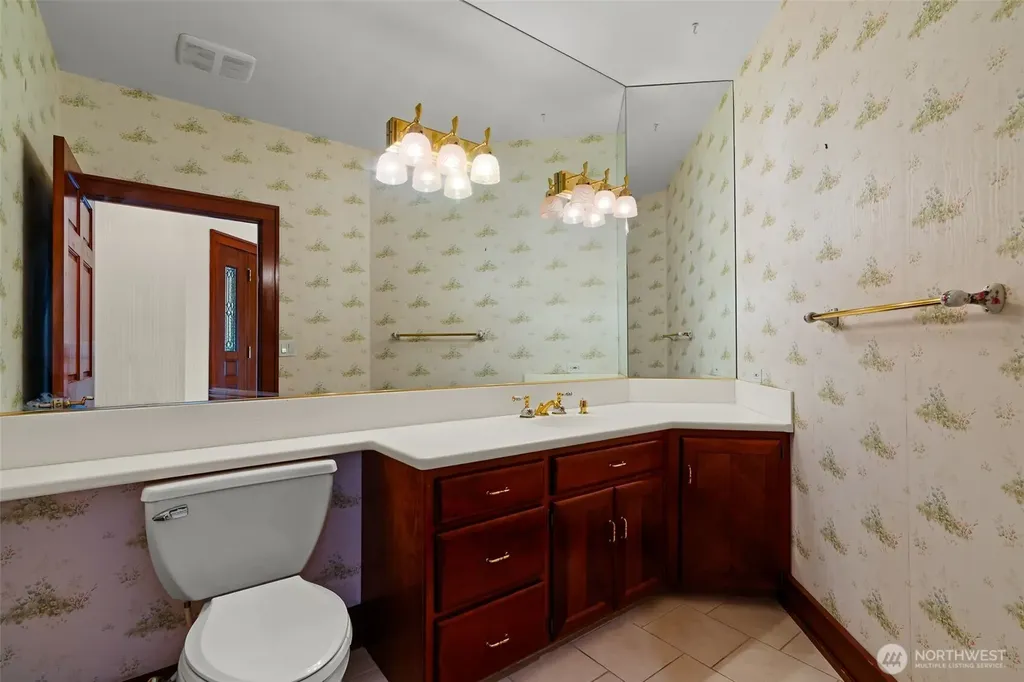 30 Silver Beach Drive Steilacoom WA 98388