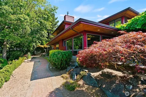 30 Silver Beach Drive Steilacoom WA 98388