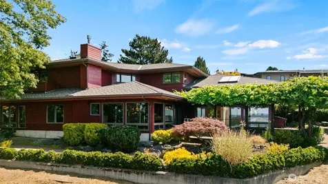 30 Silver Beach Drive Steilacoom WA 98388