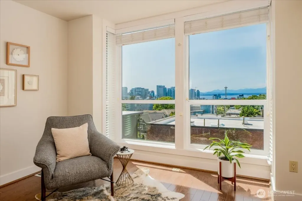 427 13th Avenue E Seattle WA 98102