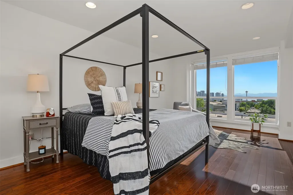 427 13th Avenue E Seattle WA 98102