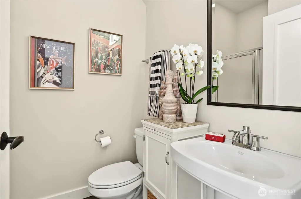 427 13th Avenue E Seattle WA 98102