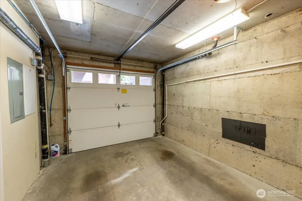 427 13th Avenue E Seattle WA 98102