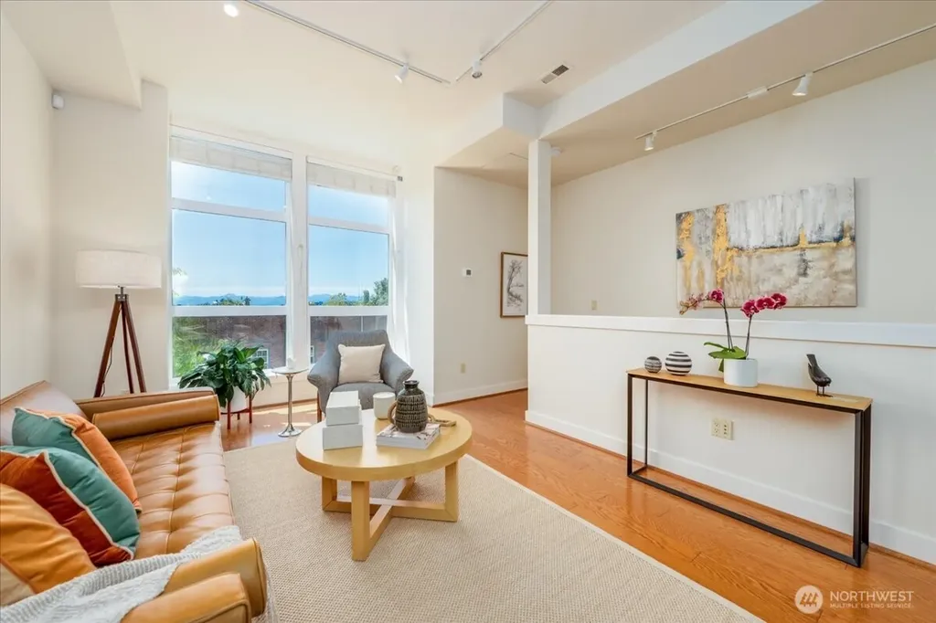 427 13th Avenue E Seattle WA 98102