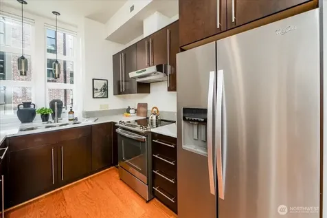 427 13th Avenue E Seattle WA 98102