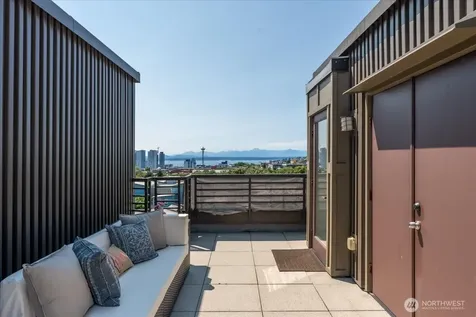 427 13th Avenue E Seattle WA 98102