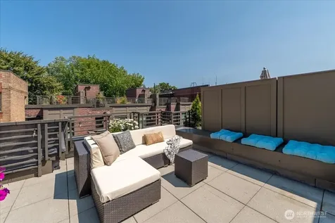 427 13th Avenue E Seattle WA 98102