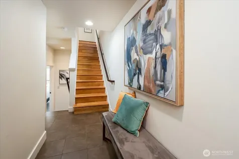 427 13th Avenue E Seattle WA 98102