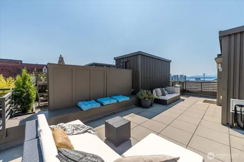 427 13th Avenue E Seattle WA 98102