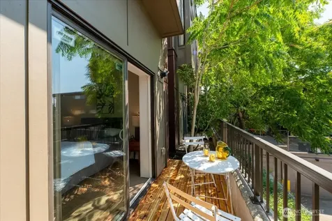 427 13th Avenue E Seattle WA 98102