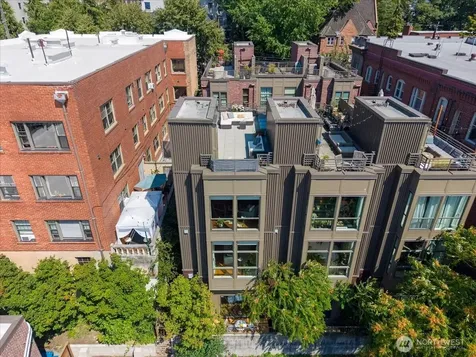 427 13th Avenue E Seattle WA 98102