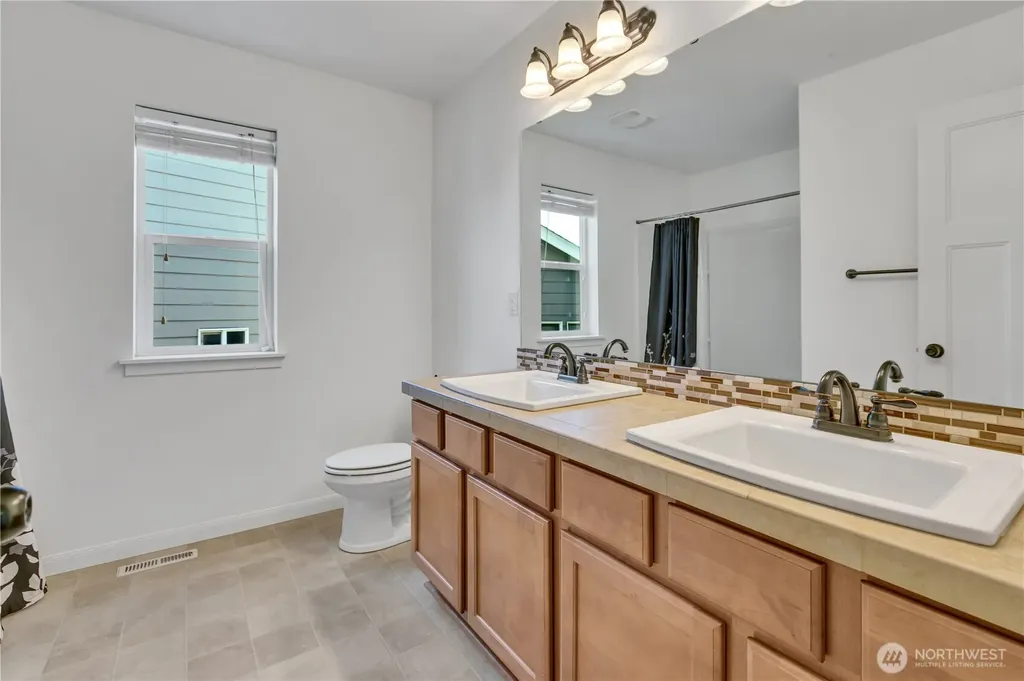 3924 Highlands Boulevard Puyallup WA 98372