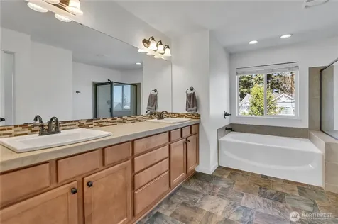 3924 Highlands Boulevard Puyallup WA 98372