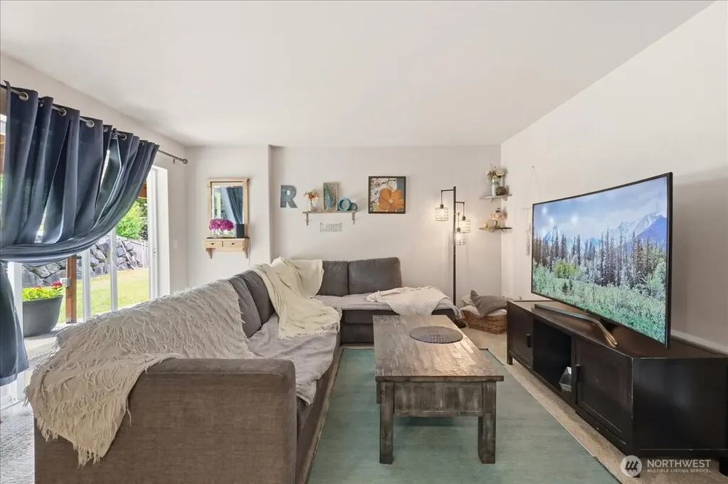 310 Fife Way Milton WA 98354