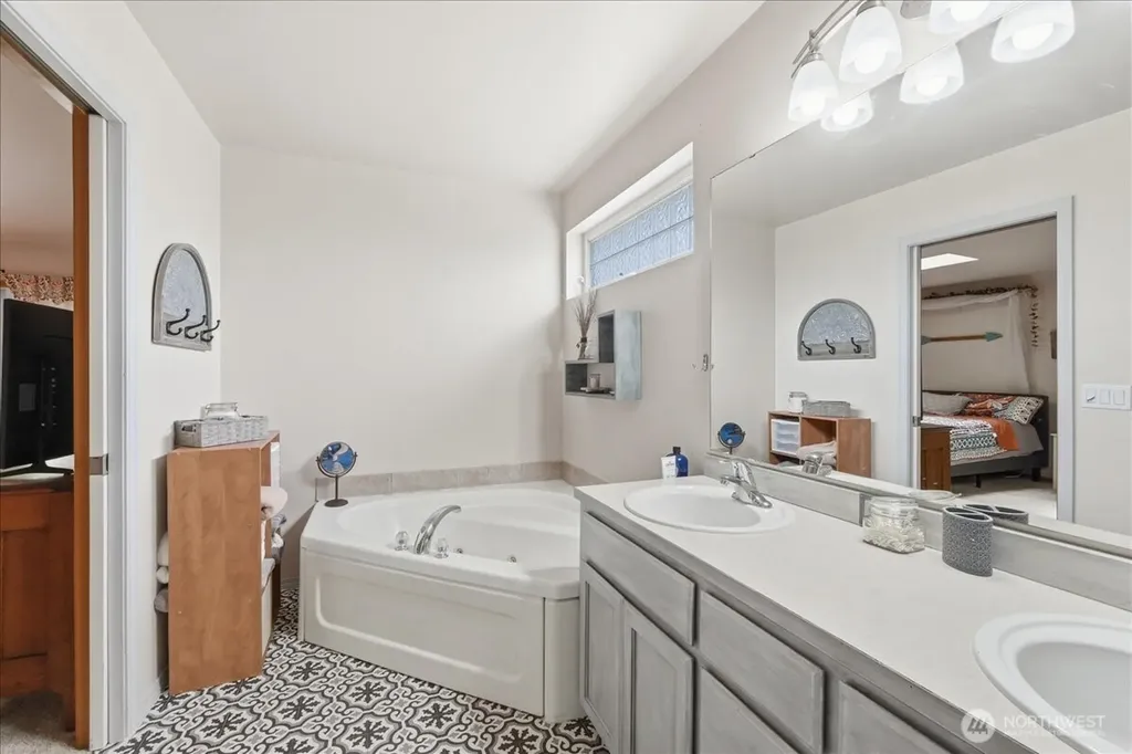 310 Fife Way Milton WA 98354