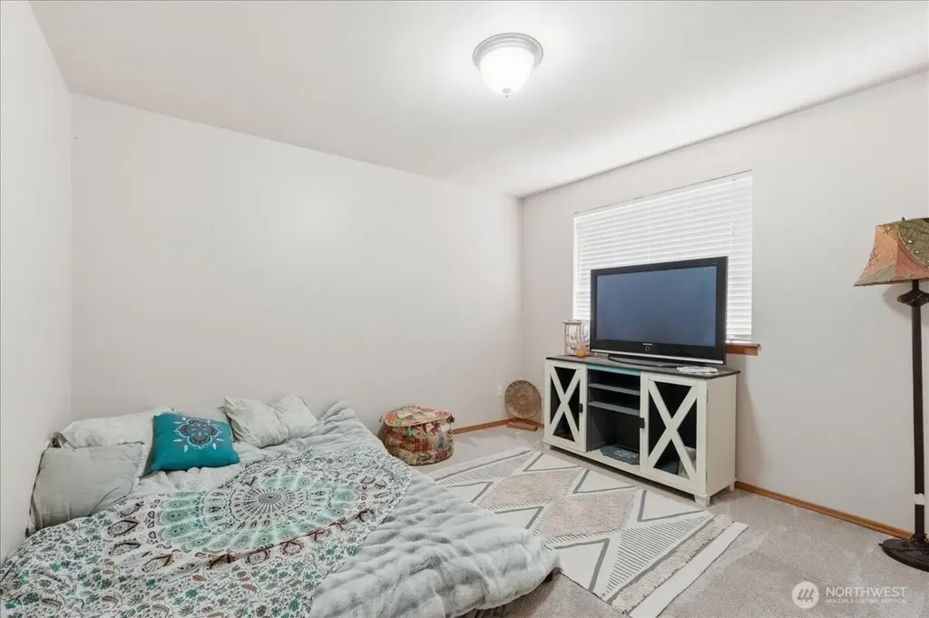 310 Fife Way Milton WA 98354