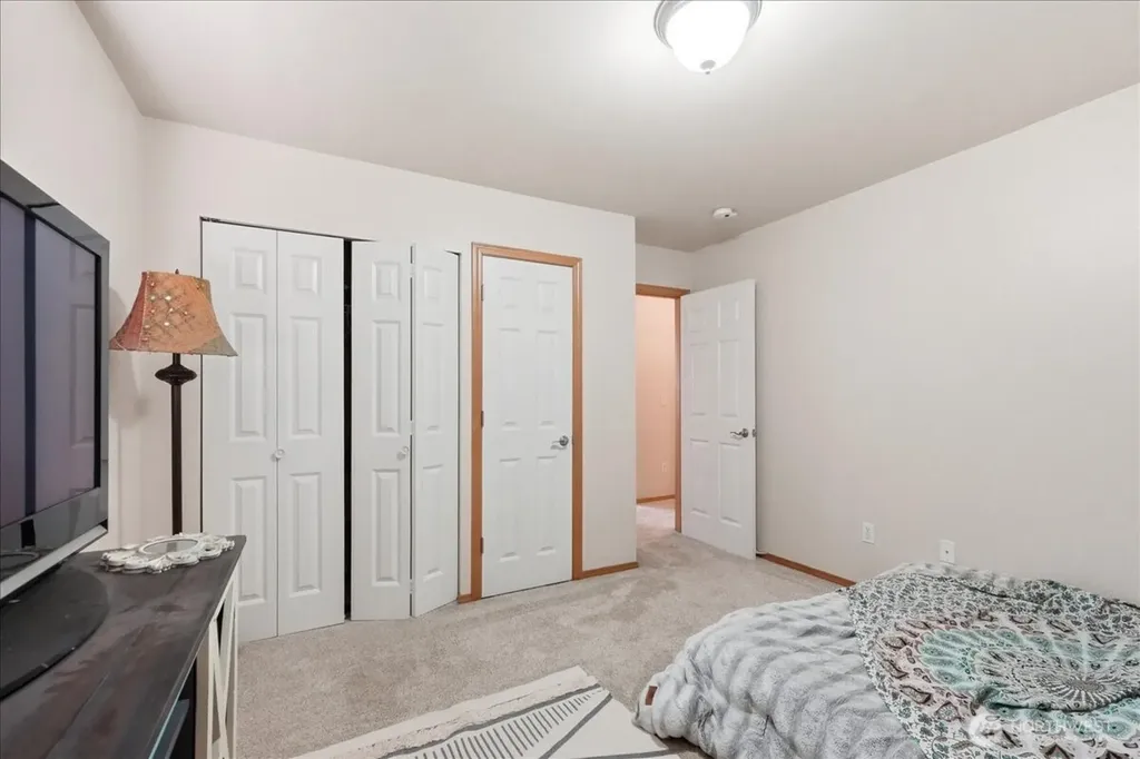 310 Fife Way Milton WA 98354