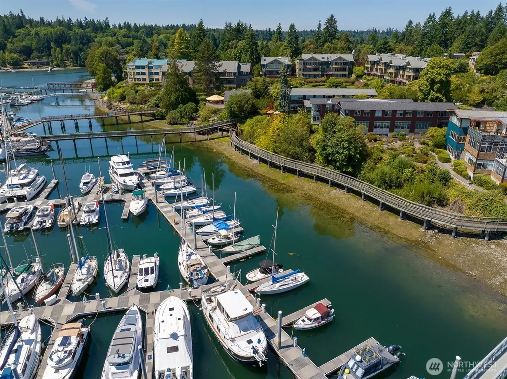141 Parfitt Way SW Bainbridge Island WA 98110