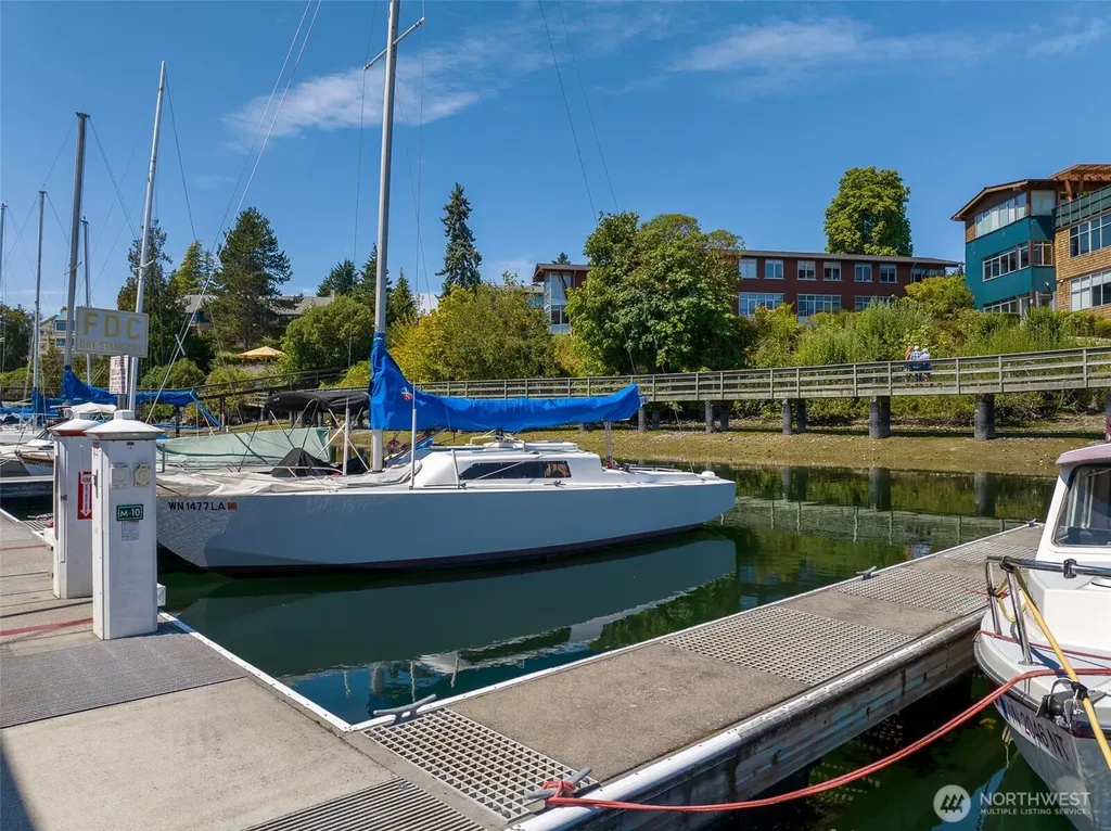 141 Parfitt Way SW Bainbridge Island WA 98110