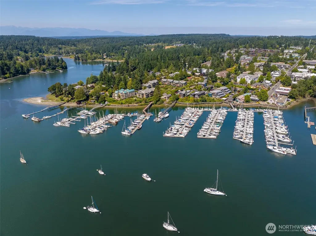 141 Parfitt Way SW Bainbridge Island WA 98110