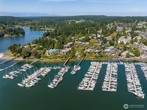 141 Parfitt Way SW Bainbridge Island WA 98110