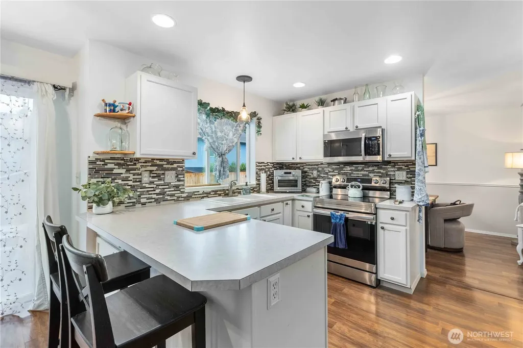 5776 Gateway Lane NE Bremerton WA 98311