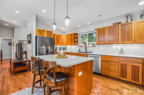20851 Stottlemeyer Road NE Poulsbo WA 98370
