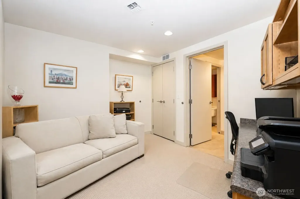 10650 NE 9th Place Bellevue WA 98004
