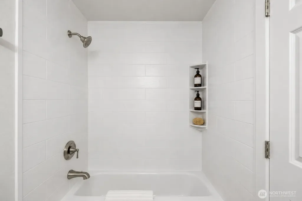 14300 32nd Avenue NE Seattle WA 98125