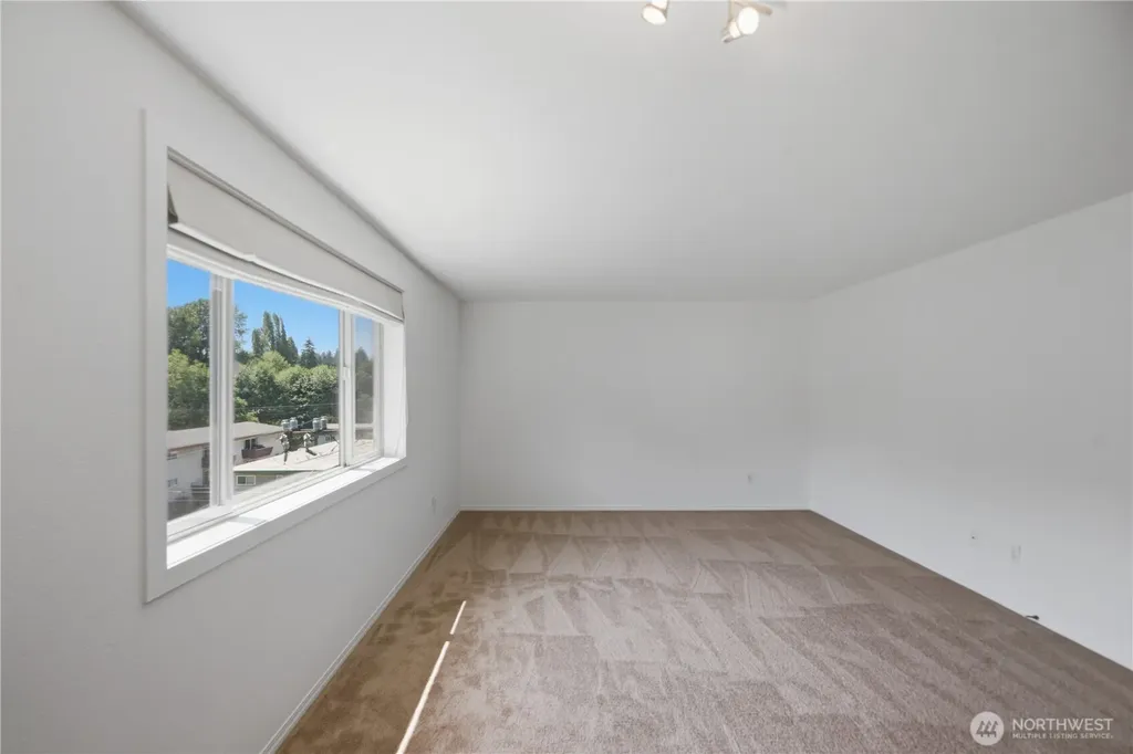 14300 32nd Avenue NE Seattle WA 98125