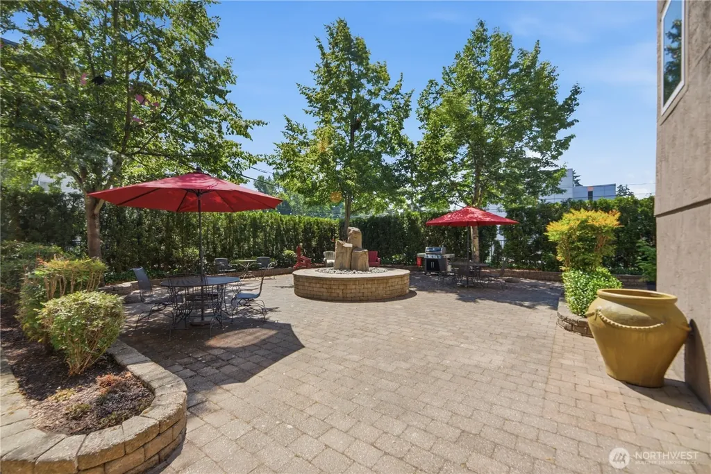 14300 32nd Avenue NE Seattle WA 98125