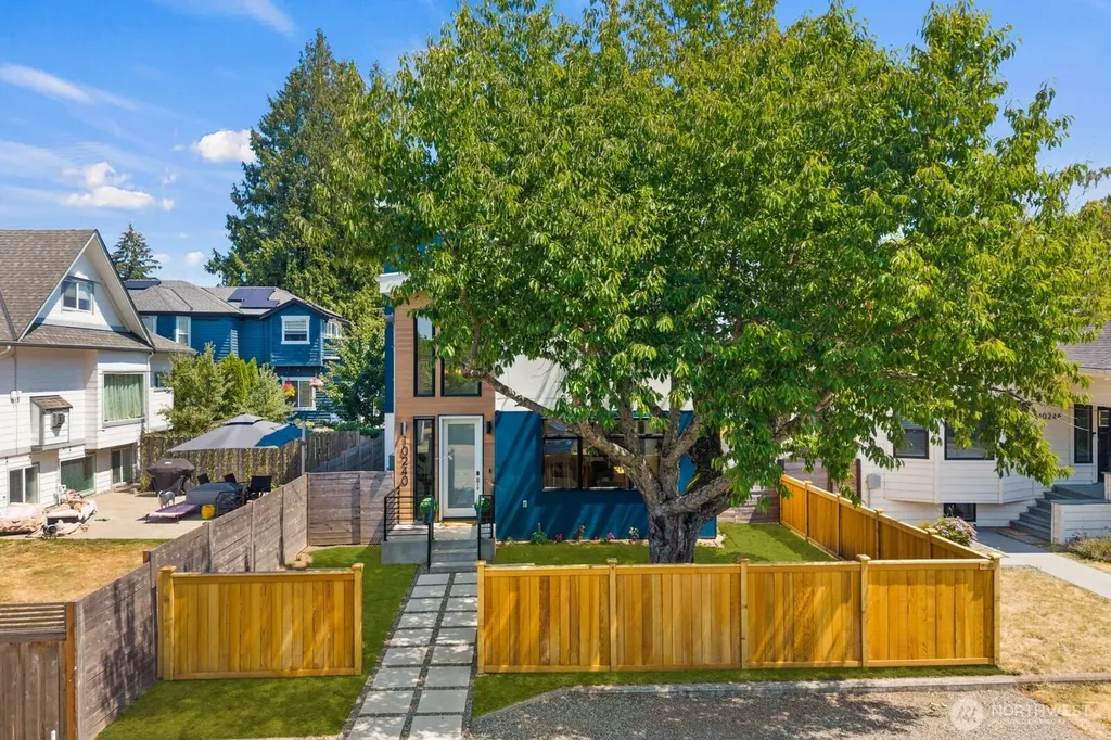10240 40th Avenue SW Seattle WA 98146