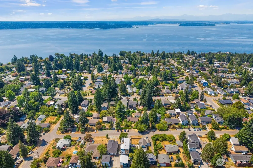 10240 40th Avenue SW Seattle WA 98146