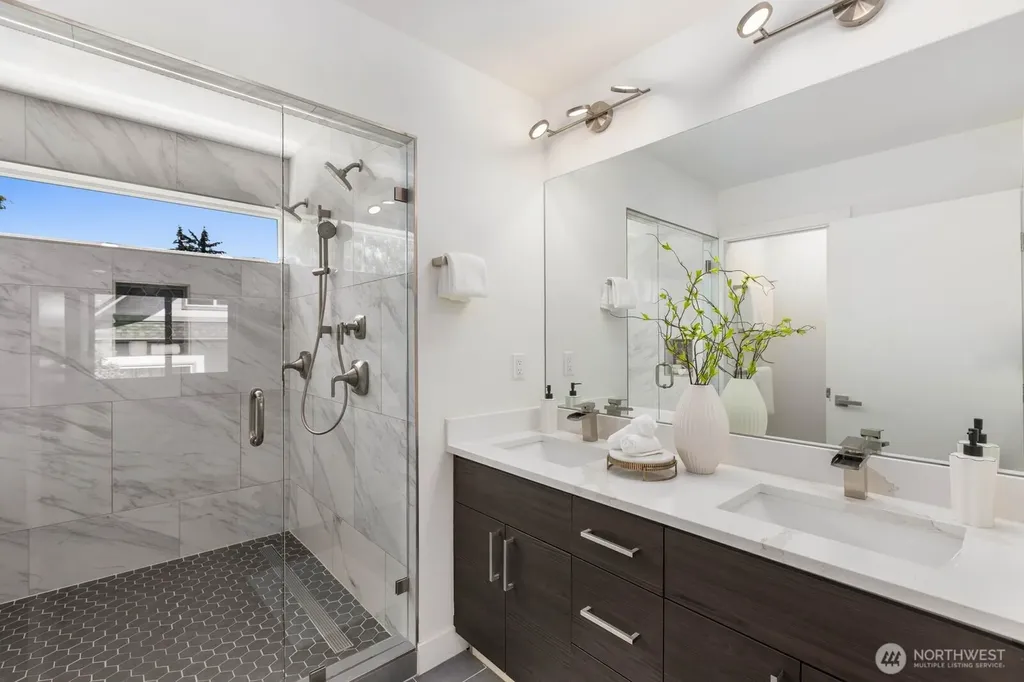 10240 40th Avenue SW Seattle WA 98146