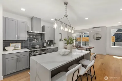 10240 40th Avenue SW Seattle WA 98146
