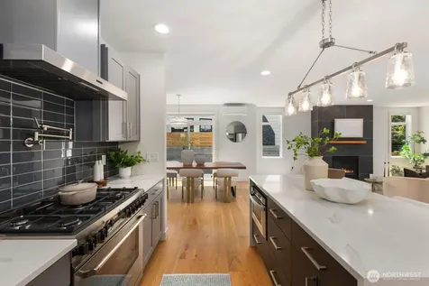 10240 40th Avenue SW Seattle WA 98146
