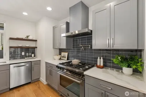 10240 40th Avenue SW Seattle WA 98146