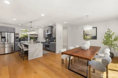 10240 40th Avenue SW Seattle WA 98146