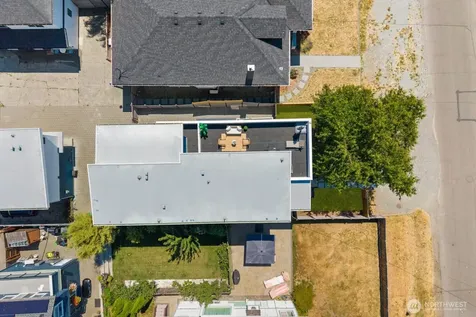 10240 40th Avenue SW Seattle WA 98146