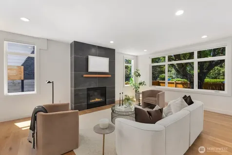 10240 40th Avenue SW Seattle WA 98146