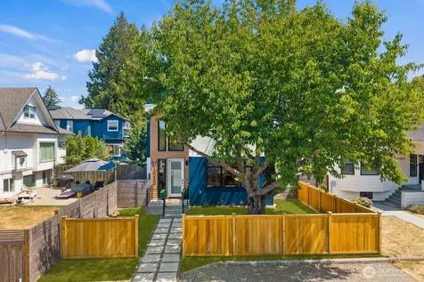 10240 40th Avenue SW Seattle WA 98146