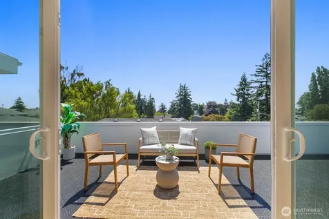 10240 40th Avenue SW Seattle WA 98146