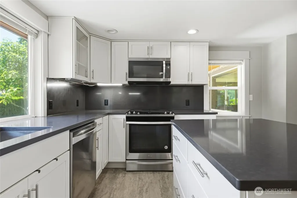 4766 Erlands Point Road NW Bremerton WA 98312