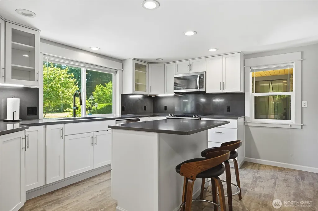 4766 Erlands Point Road NW Bremerton WA 98312