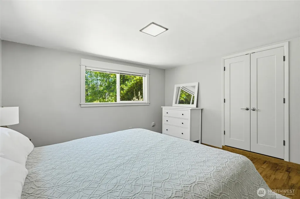 4766 Erlands Point Road NW Bremerton WA 98312
