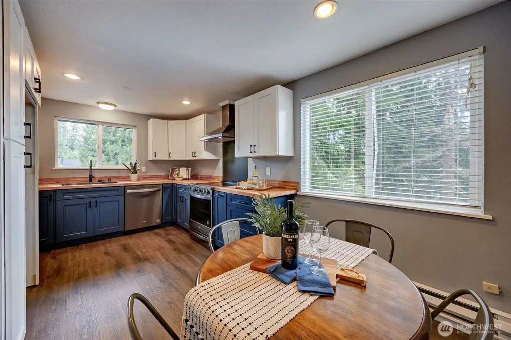7080 E Cascade Court Port Orchard WA 98366