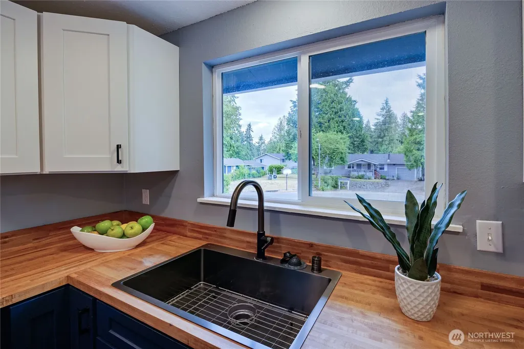 7080 E Cascade Court Port Orchard WA 98366