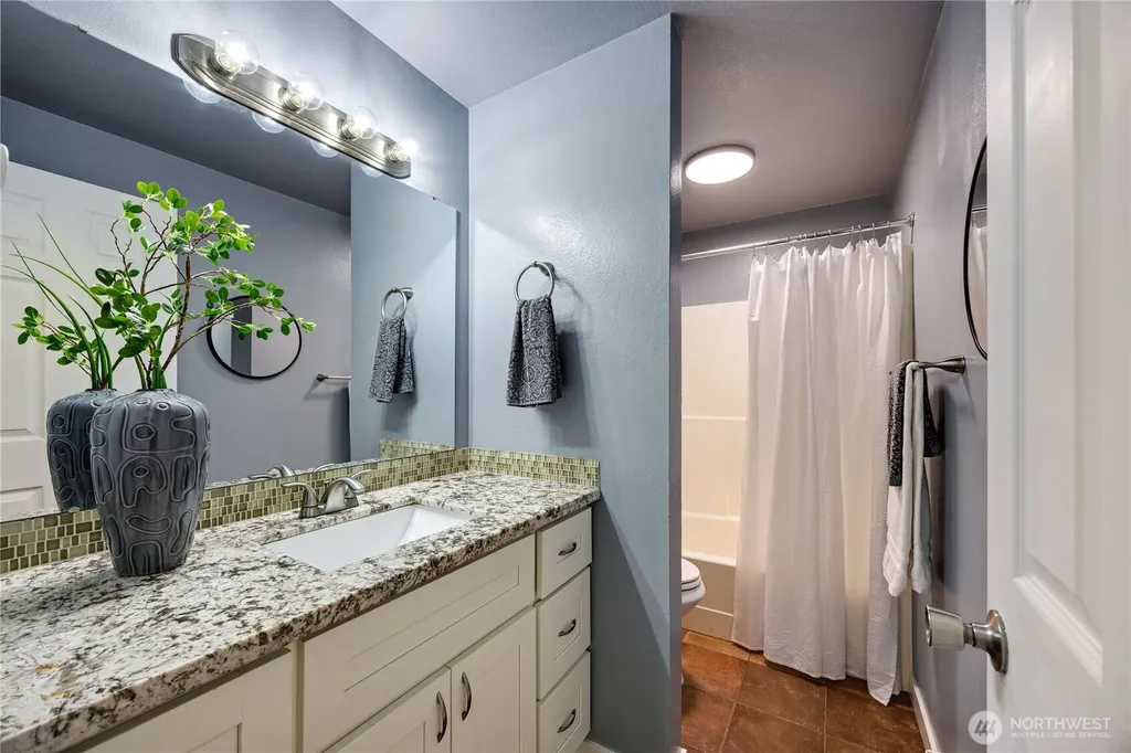 7080 E Cascade Court Port Orchard WA 98366