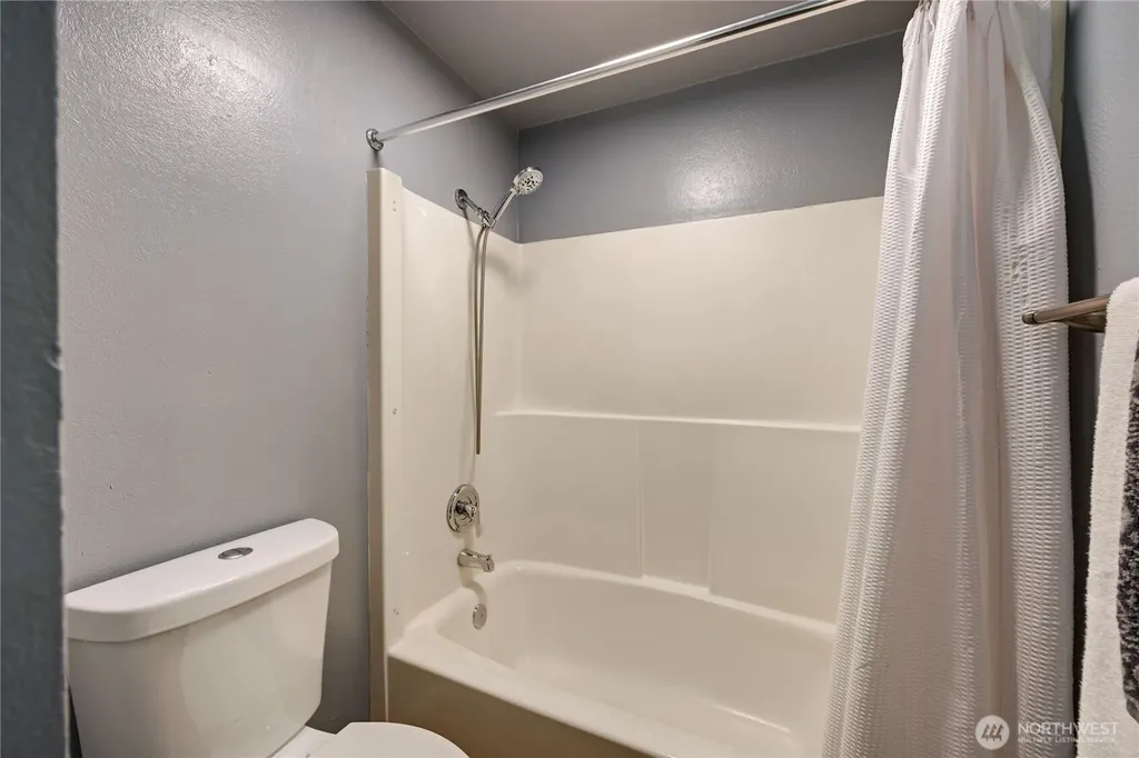 7080 E Cascade Court Port Orchard WA 98366