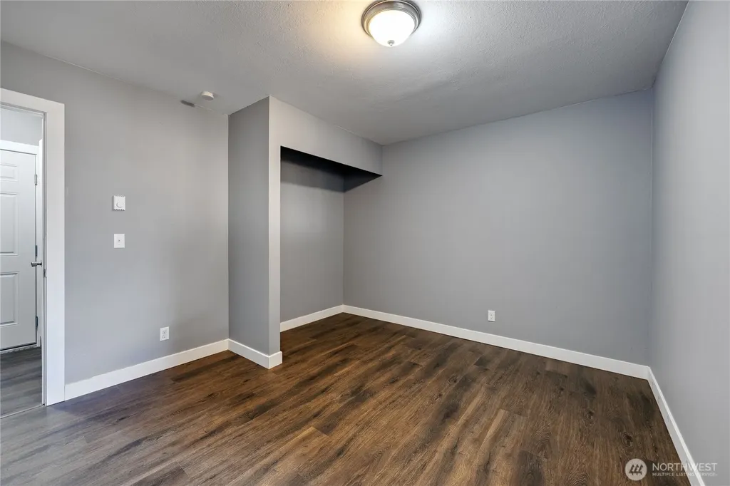 7080 E Cascade Court Port Orchard WA 98366